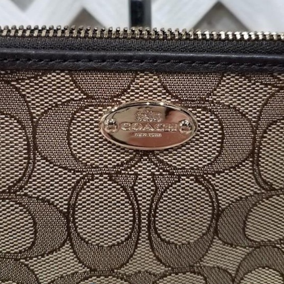 Wristlet - Picture 2 of 6